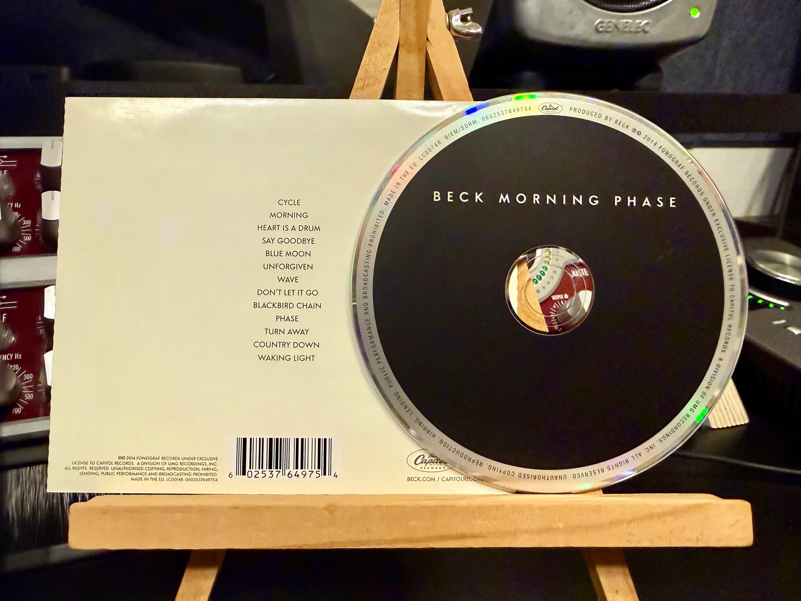 Morning Phase 裏ジャケット ── 全 13 曲のトラックリストと CD ディスク