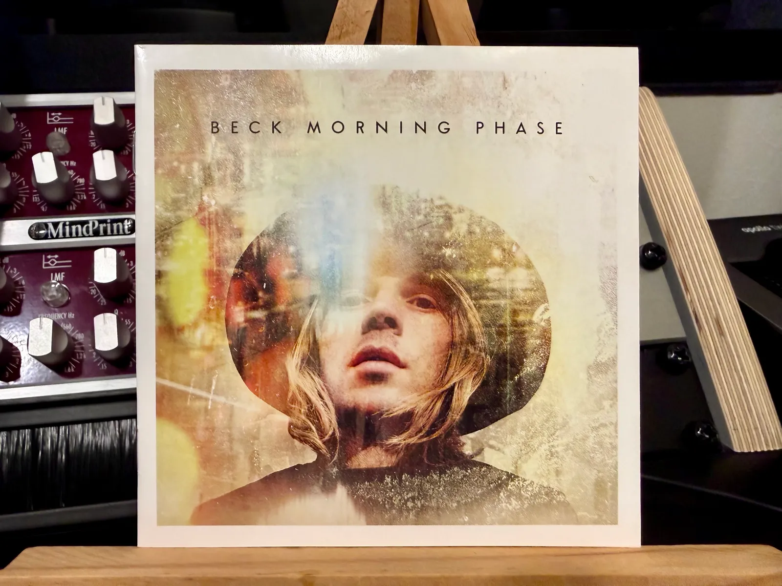 Beck『Morning Phase』── 新緑の峠道で聴く、命の芽吹きの一枚